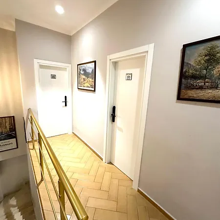 Hotel Nobel Center 3*