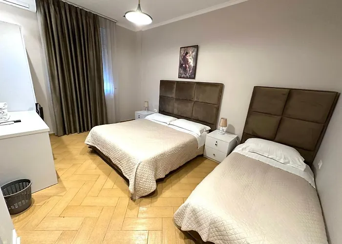 Nobel Center Szálloda 3*